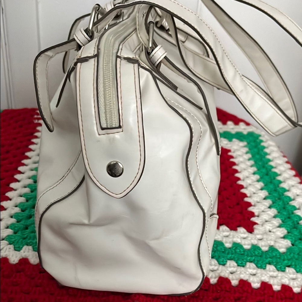 💥BOGO💥FREE:Elegant White simulated Leather Tote Bag - Picture 2 of 3